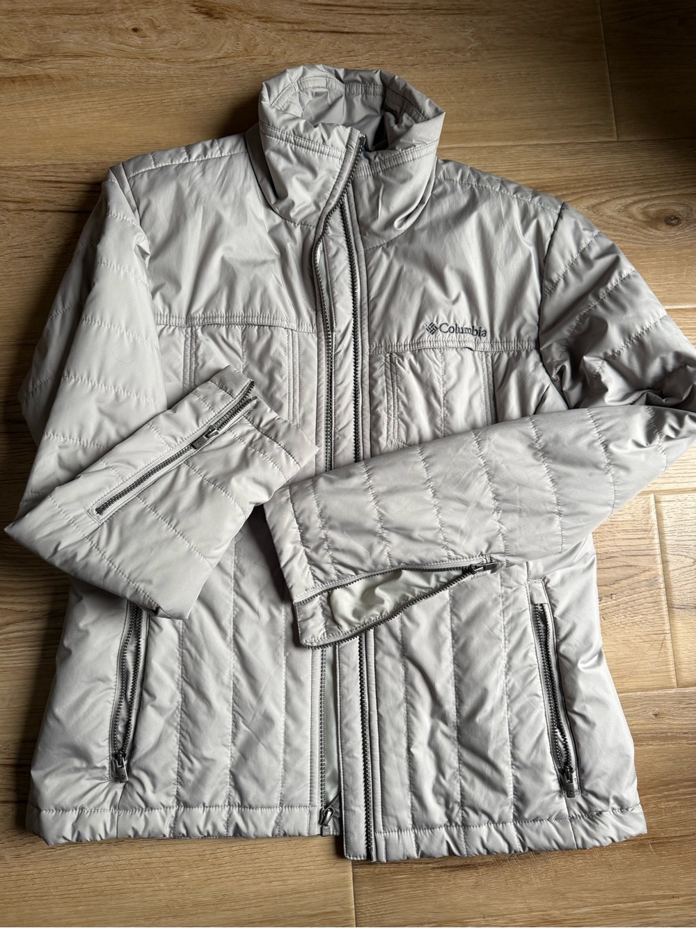 Columbia Silver Gray Quilted light weight Packable Jacket